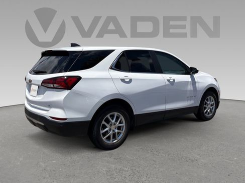 Used 2024 Chevrolet Equinox LT FWD image 16