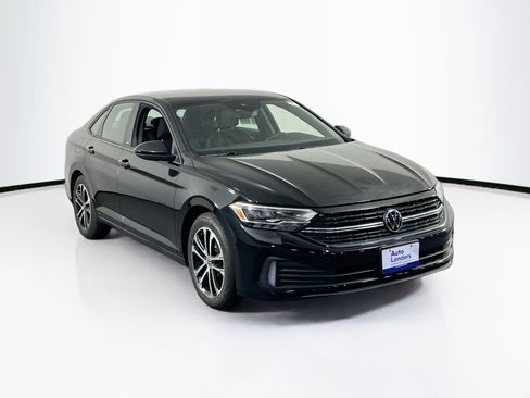 Used 2023 Volkswagen Jetta Sport FWD image 3