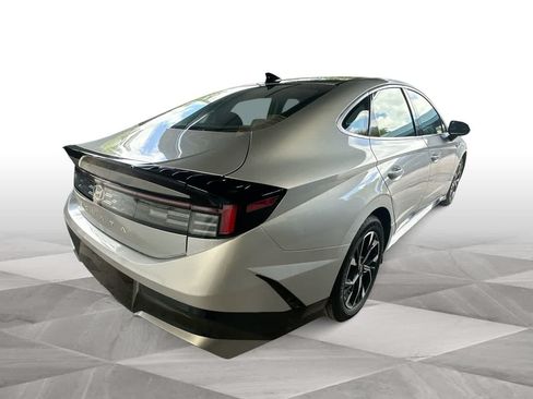 Used 2025 Hyundai Sonata SEL FWD image 8