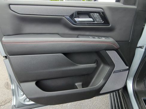 Used 2025 GMC Yukon AT4 Ultimate AWD/4WD image 10