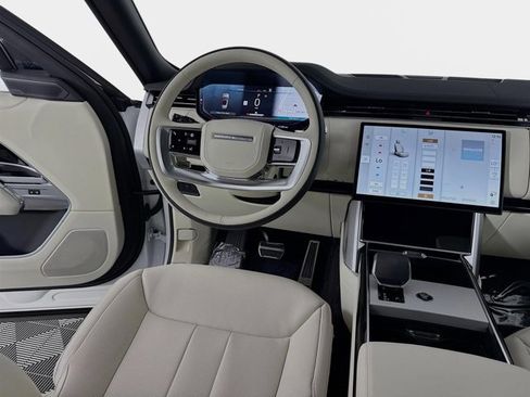 Certified 2025 Land Rover Range Rover Long Wheelbase SE image 25