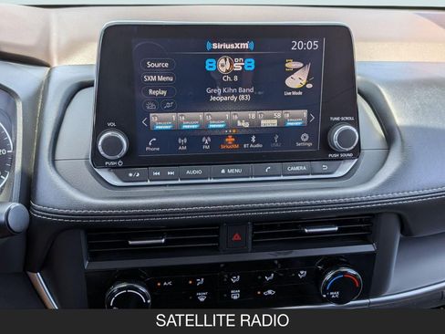 Used 2023 Nissan Rogue S FWD image 17