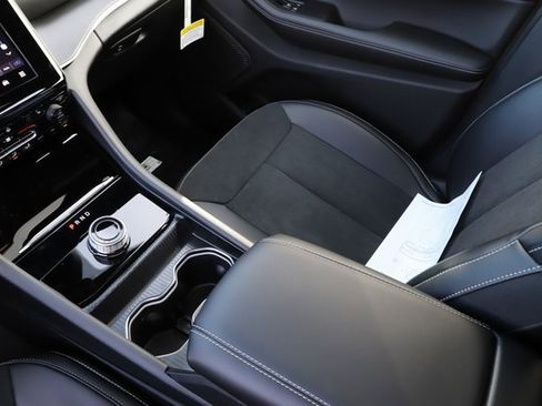 New 2025 Jeep Grand Cherokee Altitude image 25