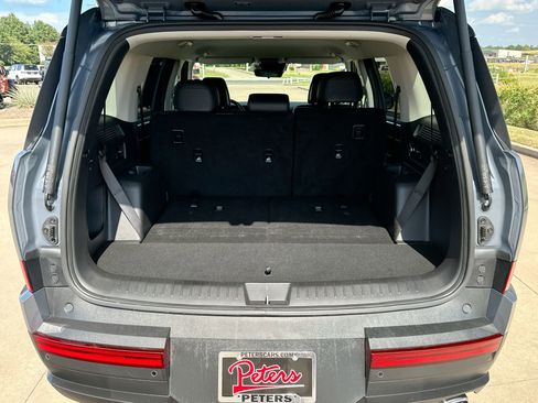 Used 2025 Hyundai Santa Fe SEL FWD image 22