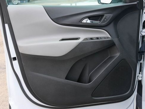 Used 2023 Chevrolet Equinox LT image 10