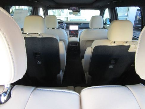 New 2025 Jeep Grand Cherokee L Limited w/ Luxury Tech Group II image 17