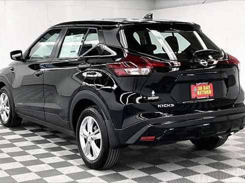 New 2025 Nissan Kicks S image 3