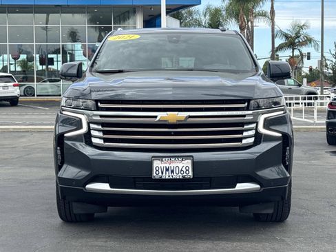 Used 2021 Chevrolet Suburban High Country RWD image 2