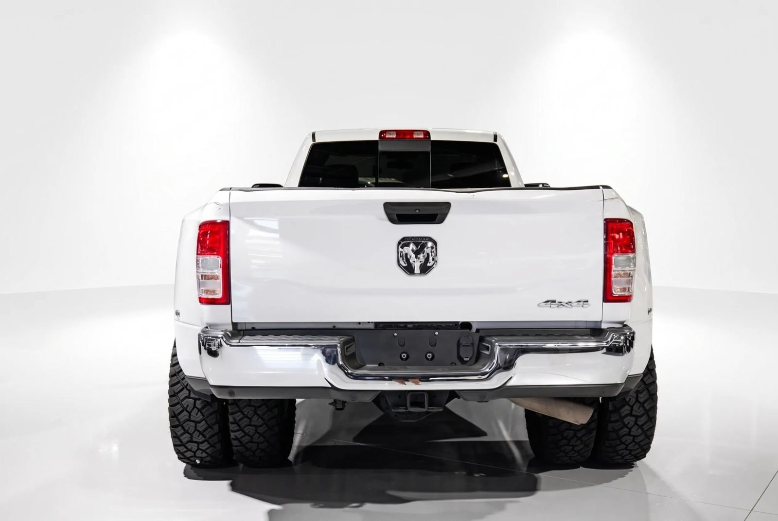Used 2021 RAM 3500 Tradesman w/ Chrome Appearance Group AWD/4WD image 6