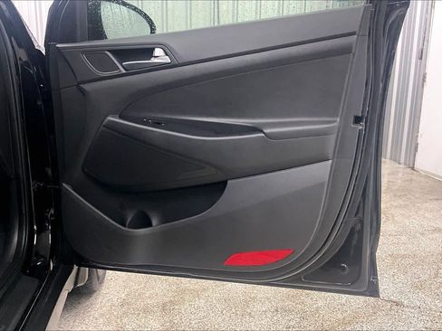 Used 2017 Hyundai Tucson SE image 23