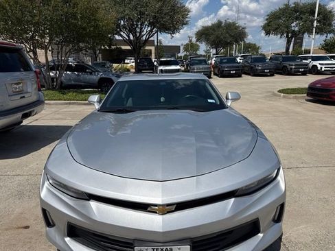 Used 2018 Chevrolet Camaro LT w/ Technology Package RWD image 5