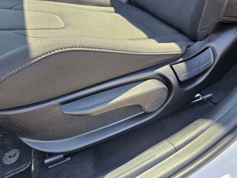 Used 2024 Hyundai Elantra SEL w/ Convenience Package FWD image 23