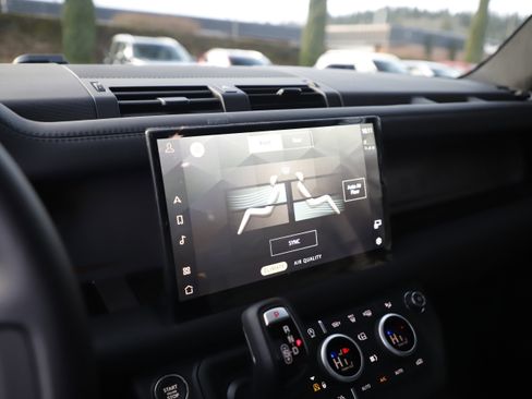 New 2025 Land Rover Defender 110 X AWD/4WD image 21