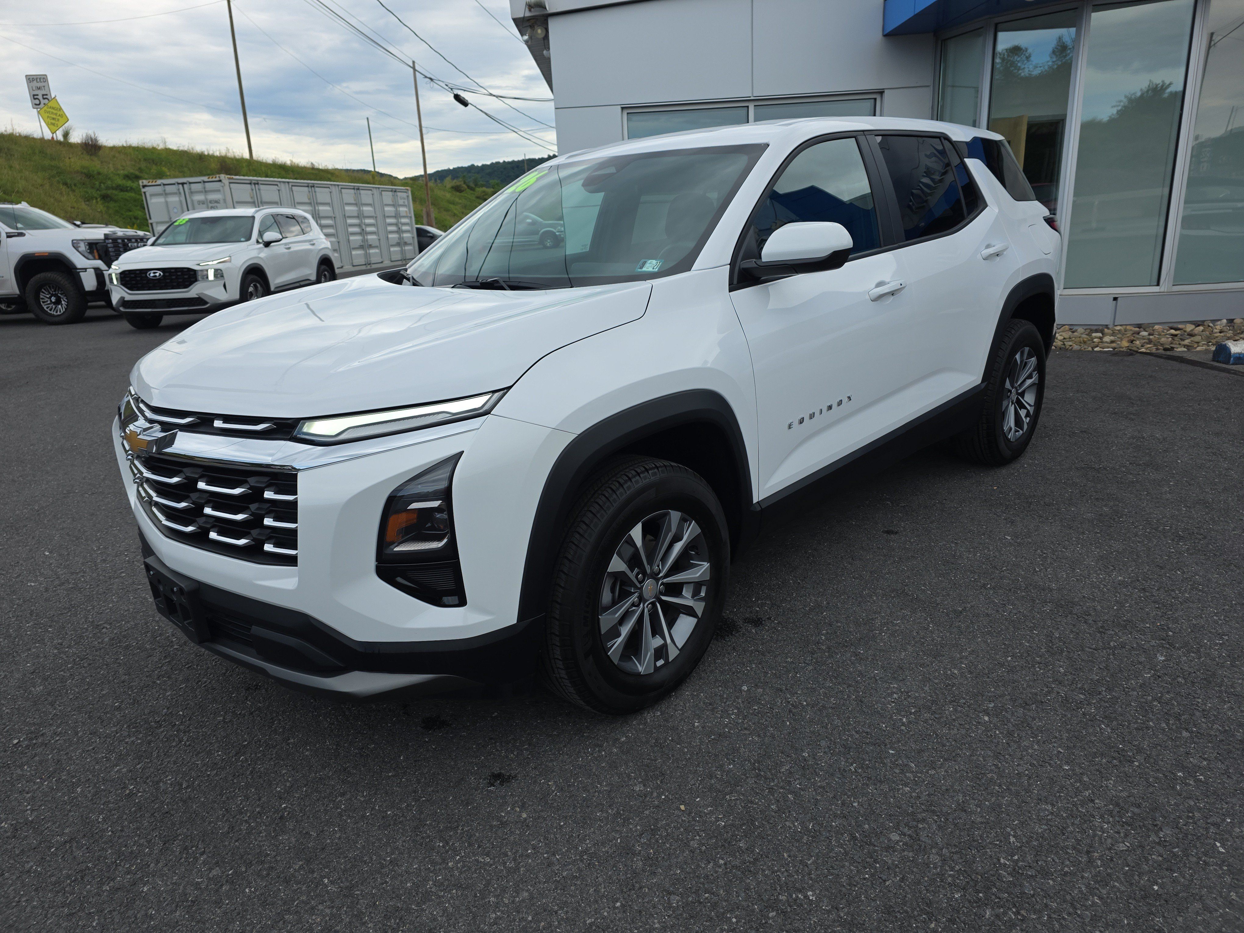 Used 2026 Chevrolet Equinox LT AWD/4WD image 7