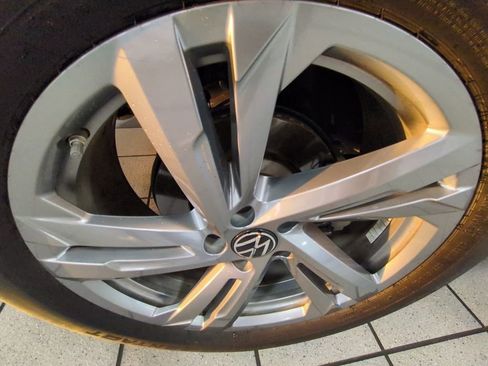 Used 2024 Volkswagen Atlas Cross Sport SEL R-Line image 26