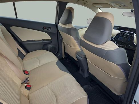 Used 2016 Toyota Prius Two image 14