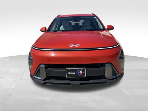Used 2024 Hyundai Kona SEL FWD image 2