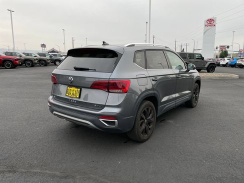Used 2022 Volkswagen Taos SE AWD/4WD image 3
