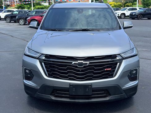 Used 2023 Chevrolet Traverse RS FWD image 2