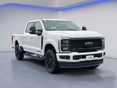 New 2026 Ford F250 Lariat w/ Black Appearance Package image 7