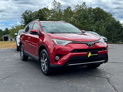 Used 2016 Toyota RAV4 XLE image 2