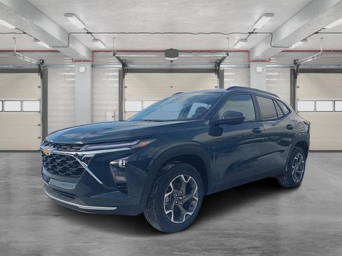 New 2026 Chevrolet Trax LT image 3