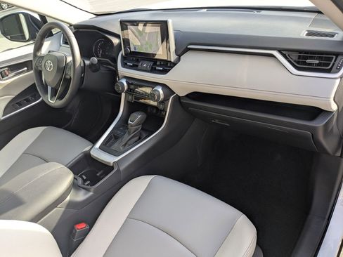 Used 2025 Toyota RAV4 XLE Premium image 38