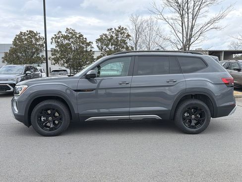 New 2026 Volkswagen Atlas Peak Edition AWD/4WD image 2