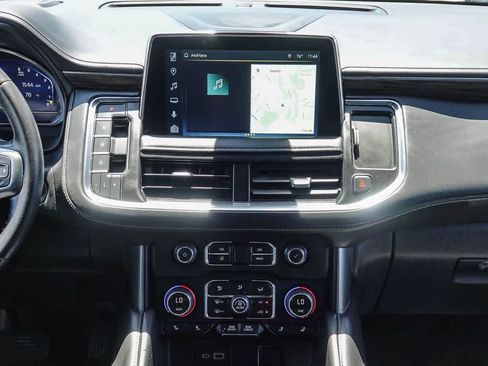 Used 2022 Chevrolet Suburban LT RWD image 12