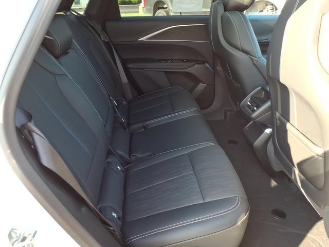 Certified 2025 Cadillac Lyriq Luxury AWD/4WD image 20