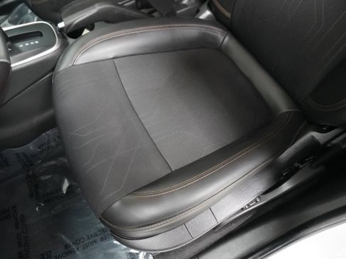 Used 2020 Chevrolet Trax LT w/ LT Convenience Package image 11