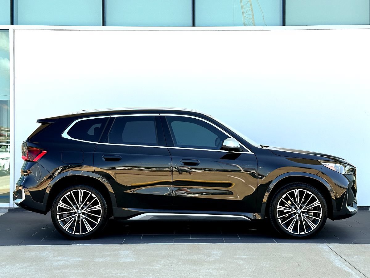 Certified 2024 BMW X1 xDrive28i w/ Premium Package AWD/4WD image 3
