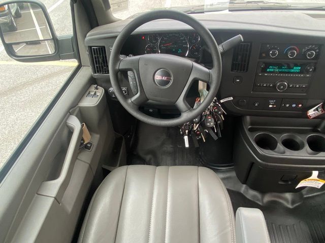 New 2025 GMC Savana 3500 Extended w/ Driver Convenience Package RWD image 33