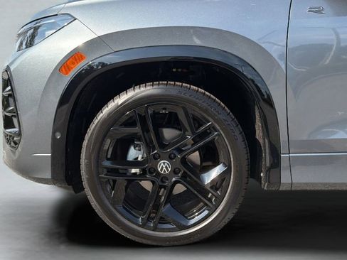 New 2026 Volkswagen Tiguan SE R-Line FWD image 35