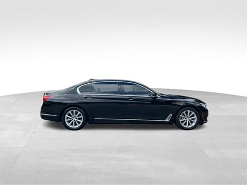 Used 2018 BMW 740i image 6