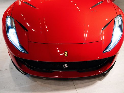 Used 2020 Ferrari 812 Superfast image 23