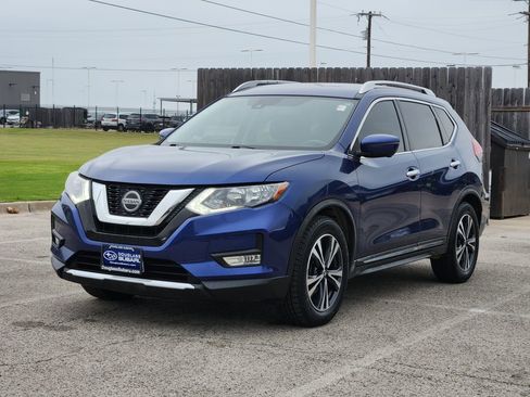 Used 2018 Nissan Rogue SL FWD image 2