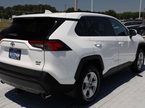 Used 2019 Toyota RAV4 XLE w/ All Weather Liner Package AWD/4WD image 5