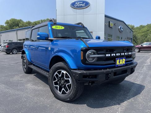 Used 2023 Ford Bronco Outer Banks AWD/4WD image 3