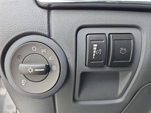 Used 2010 Lincoln MKZ image 23