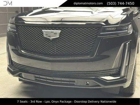 Used 2023 Cadillac Escalade ESV Sport Platinum w/ LPO, ONYX Package AWD/4WD image 14