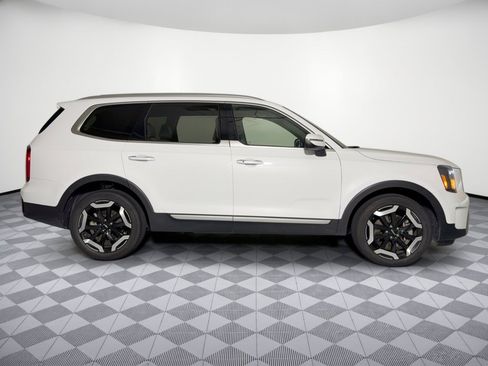 Used 2025 Kia Telluride S FWD image 8