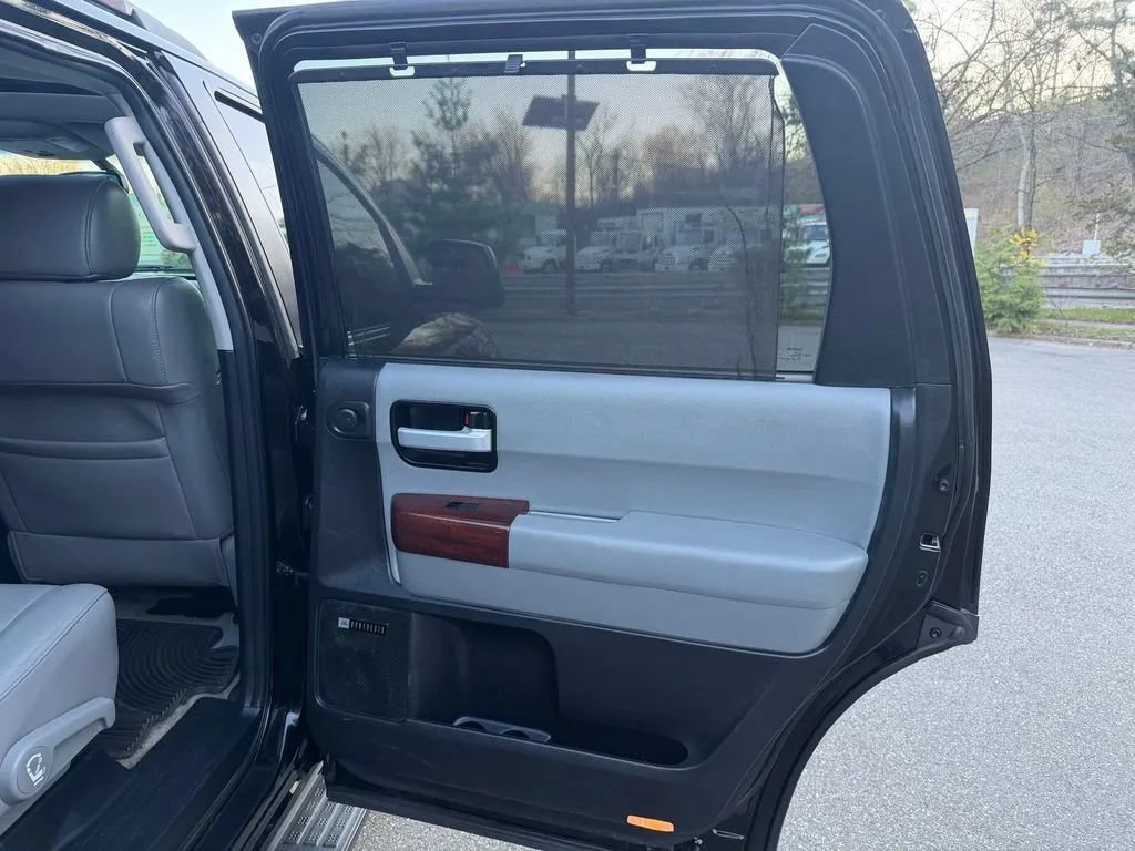 Used 2011 Toyota Sequoia Platinum AWD/4WD image 30