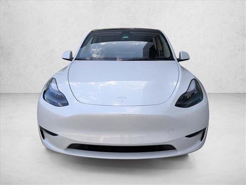 Used 2023 Tesla Model Y Long Range image 2