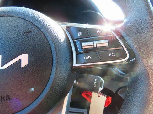 Used 2024 Kia Forte LXS w/ LXS Technology Package image 28