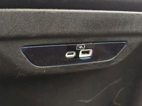 Certified 2023 Chrysler Pacifica Touring-L FWD image 18