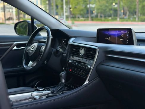 Used 2018 Lexus RX 450h AWD w/ Luxury Package image 18