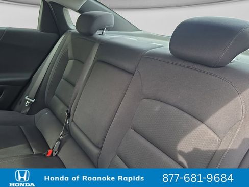 Used 2024 Chevrolet Malibu LT FWD image 16
