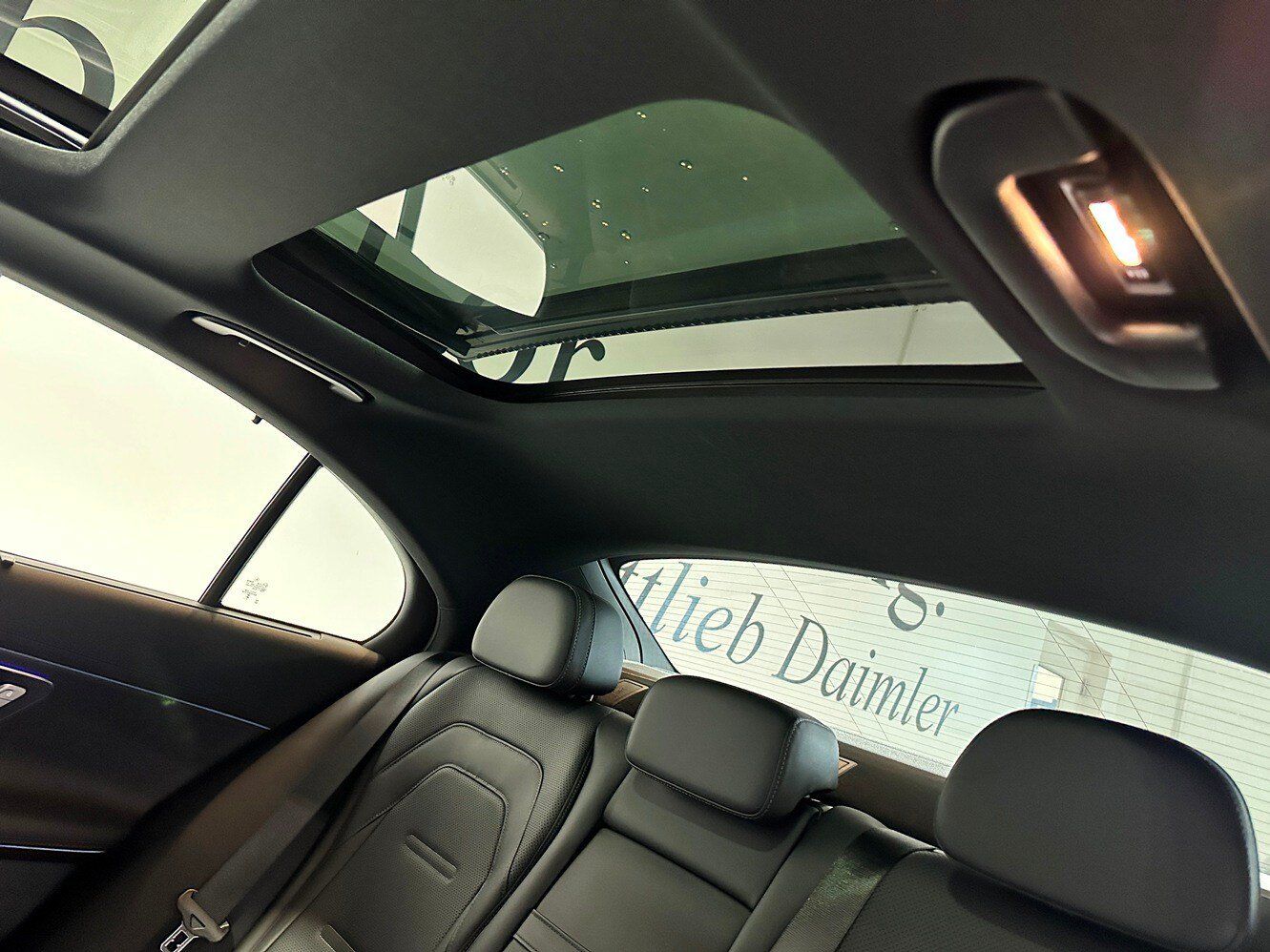 Certified 2025 Mercedes-Benz E 53 AMG e 4MATIC Sedan image 33