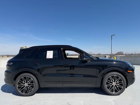 New 2026 Porsche Cayenne AWD/4WD image 8